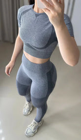 Conjunto de legging modela silhueta mesclado sem costura